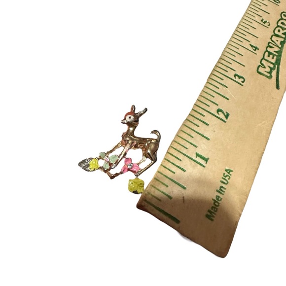 Vintage Doe Deer Fawn Pin Brooch Pink Yellow Flowers - Picture 6 of 6